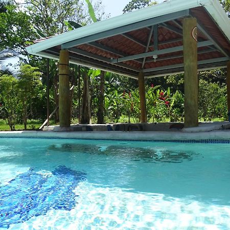 Cabinas Los Tucanes Cahuita Esterno foto