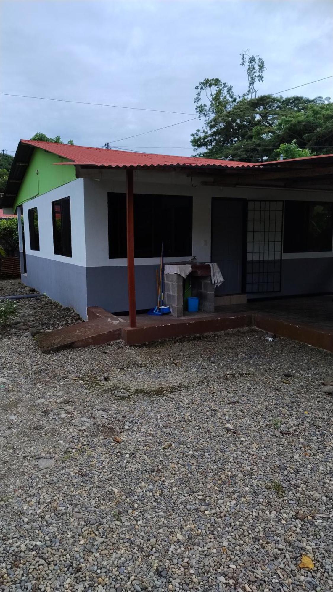 Cabinas Los Tucanes Cahuita Esterno foto