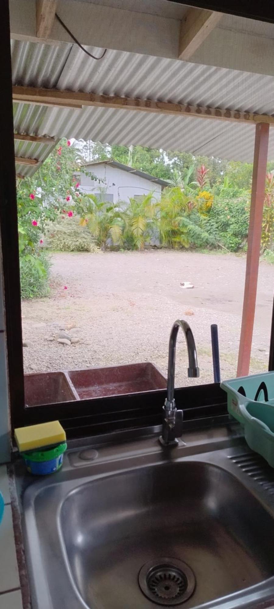 Cabinas Los Tucanes Cahuita Esterno foto