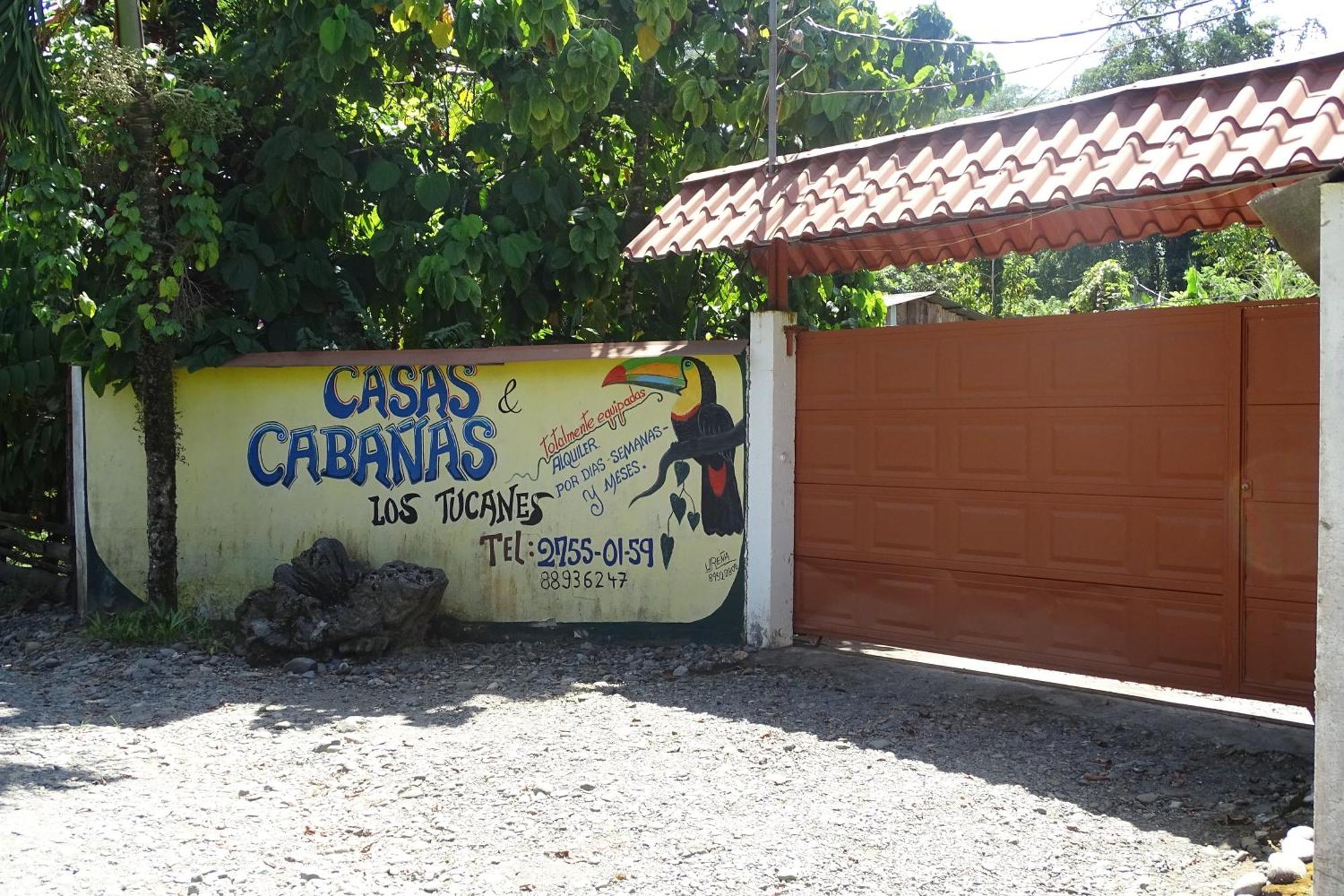 Cabinas Los Tucanes Cahuita Esterno foto